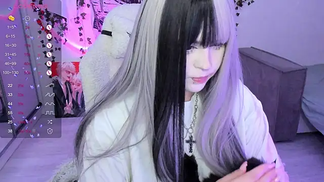 Snapshot of SelenaCute chatting on 11-20-25, 04:45 SelenaCute online show from 11-20-25, 04:45