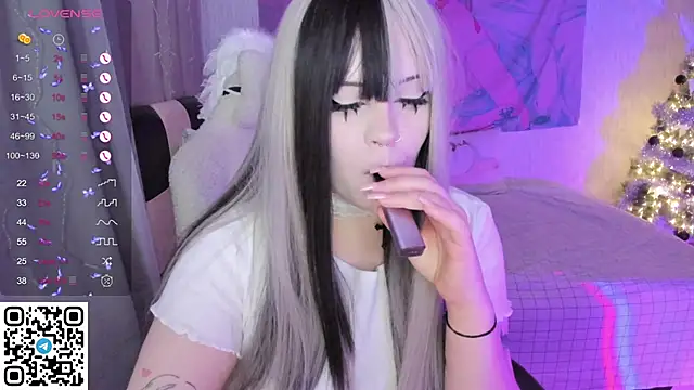 SelenaCute online show from 12-14-25, 06:19