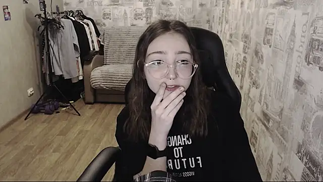 Snapshot of AmeliaKamishiro chatting on 12-12-24, 03:05 AmeliaKamishiro online show from 12-12-24, 03:05