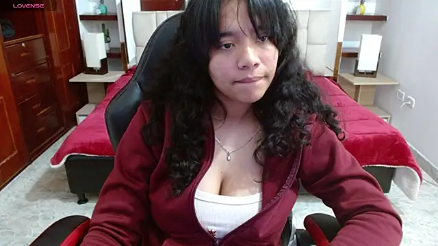 laureentt  online show from 02-10-25, 07:15