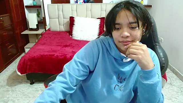 laureentt  online show from 03-20-25, 03:02