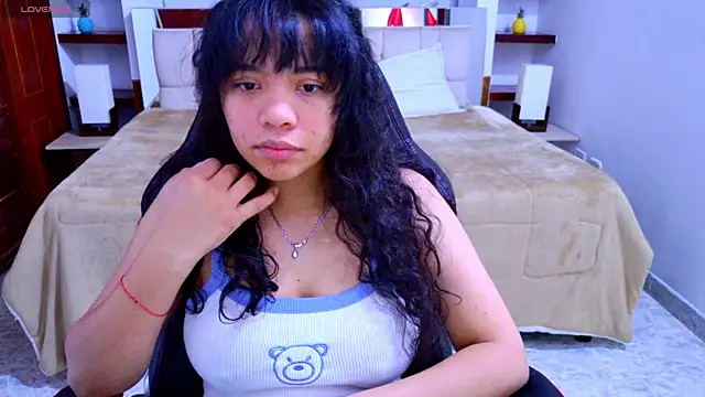 laureentt  online show from 10-04-25, 03:15