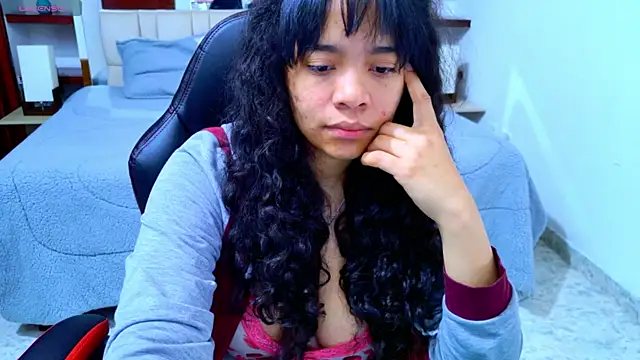 laureentt  online show from 11-13-25, 03:27