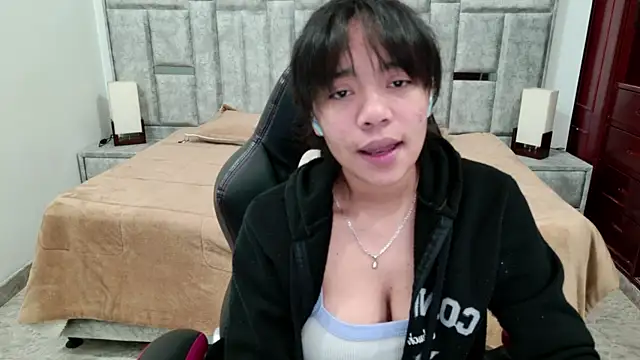 laureentt  online show from 04-16-26, 03:18