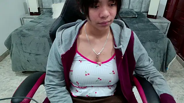 Snapshot of laureentt_ chatting on 06-09-26, 03:07 laureentt online show from 06-09-26, 03:07
