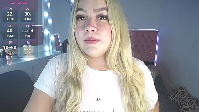 Snapshot of Celeste__sweetx chatting on 09-10-25, 04:45 Celeste sweetx online show from 09-10-25, 04:45