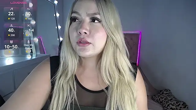 Snapshot of Celeste__sweetx chatting on 10-18-25, 02:14 Celeste sweetx online show from 10-18-25, 02:14