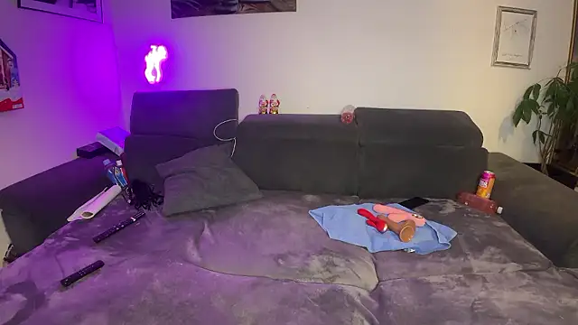 Snapshot of Furby13 chatting on 12-03-24, 10:07 Furby13 online show from 12-03-24, 10:07