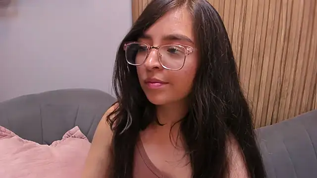 Snapshot of Eva_Macalliter chatting on 12-28-24, 05:12 Eva Macalliter online show from 12-28-24, 05:12