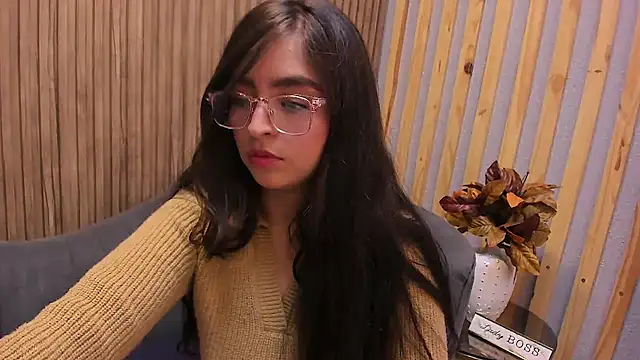 Snapshot of Eva_Macalliter chatting on 02-13-25, 02:45 Eva Macalliter online show from 02-13-25, 02:45