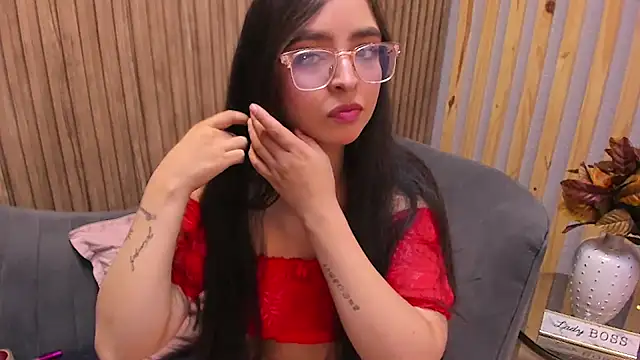 Snapshot of Eva_Macalliter chatting on 02-14-25, 03:11 Eva Macalliter online show from 02-14-25, 03:11