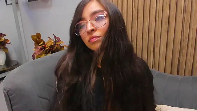 Snapshot of Eva_Macalliter chatting on 03-14-25, 04:21 Eva Macalliter online show from 03-14-25, 04:21