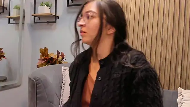 Snapshot of Eva_Macalliter chatting on 03-15-25, 03:18 Eva Macalliter online show from 03-15-25, 03:18