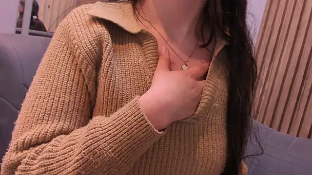 Snapshot of Eva_Macalliter chatting on 10-19-25, 03:07 Eva Macalliter online show from 10-19-25, 03:07