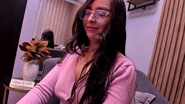 Snapshot of Eva_Macalliter chatting on 11-05-25, 03:39 Eva Macalliter online show from 11-05-25, 03:39