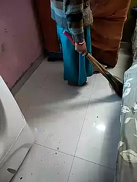 COUPLLE VILLAGE online show from 02-01-25, 03:41