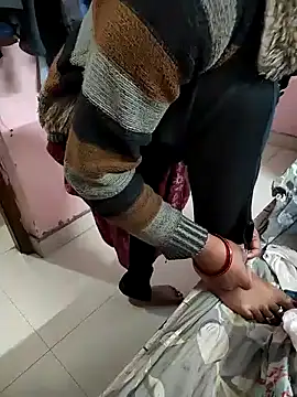 COUPLLE VILLAGE online show from 02-12-25, 03:40