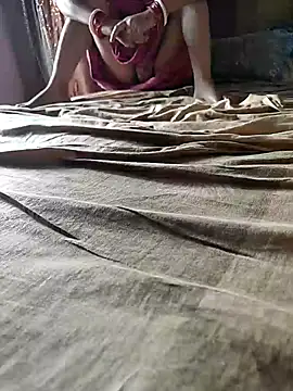 COUPLLE VILLAGE online show from 09-17-25, 09:55