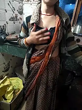 COUPLLE VILLAGE online show from 02-02-26, 04:33