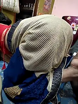 COUPLLE VILLAGE online show from 02-02-26, 07:45