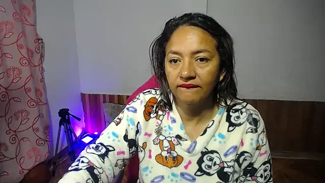 Snapshot of daleska_ayala_1 chatting on 03-01-25, 11:28 daleska ayala 1 online show from 03-01-25, 11:28