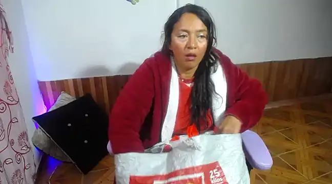 Snapshot of daleska_ayala_1 chatting on 03-18-25, 06:26 daleska ayala 1 online show from 03-18-25, 06:26