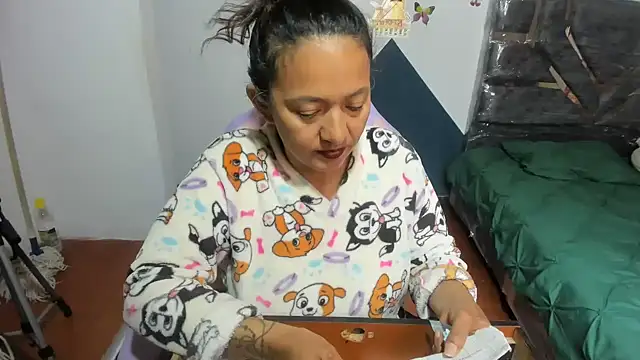 Snapshot of daleska_ayala_1 chatting on 09-09-25, 03:00 daleska ayala 1 online show from 09-09-25, 03:00