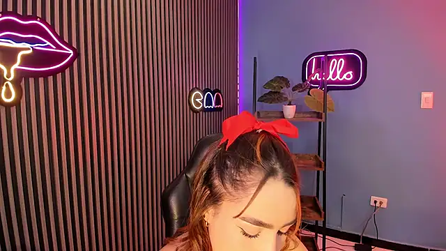 emily roberts1 online show from 11-17-25, 01:55