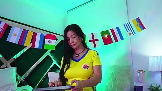 Snapshot of EVA45LOVES chatting on 06-11-26, 10:35 EVA45LOVES online show from 06-11-26, 10:35