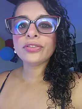 Snapshot of Alizon_1 chatting on 06-20-26, 06:22 Alizon 1 online show from 06-20-26, 06:22