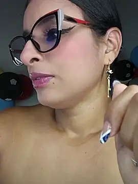 Snapshot of Alizon_1 chatting on 06-26-26, 08:02 Alizon 1 online show from 06-26-26, 08:02