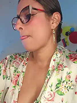 Snapshot of Alizon_1 chatting on 07-02-26, 07:31 Alizon 1 online show from 07-02-26, 07:31