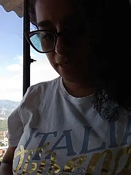 Snapshot of Alizon_1 chatting on 07-18-26, 06:34 Alizon 1 online show from 07-18-26, 06:34