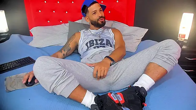 Thiagogomez online show from 02-20-25, 03:41