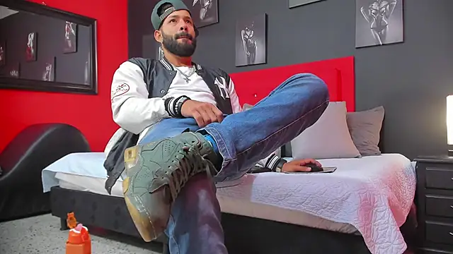 Thiagogomez online show from 03-13-25, 12:46