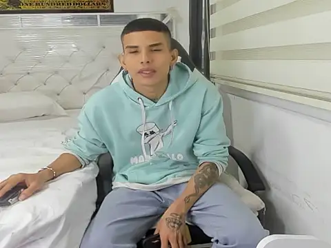 Snapshot of hot_king20 chatting on 02-09-25, 04:46 hot king20 online show from 02-09-25, 04:46