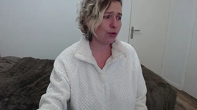 Snapshot of cumfun chatting on 01-12-26, 10:04 cumfun online show from 01-12-26, 10:04