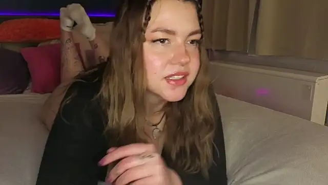 VictoriaLaFleur online show from 05-01-26, 08:13