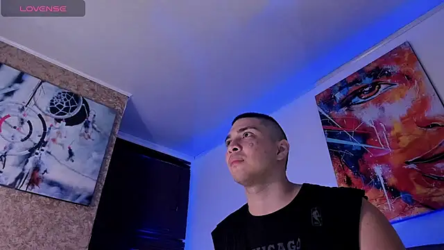 Snapshot of JUANDIAMONDS98 chatting on 01-28-25, 12:32 JUANDIAMONDS98 online show from 01-28-25, 12:32