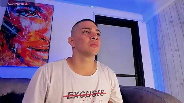 Snapshot of JUANDIAMONDS98 chatting on 02-07-25, 12:39 JUANDIAMONDS98 online show from 02-07-25, 12:39