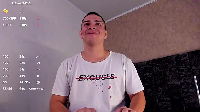 Snapshot of JUANDIAMONDS98 chatting on 02-13-25, 01:15 JUANDIAMONDS98 online show from 02-13-25, 01:15