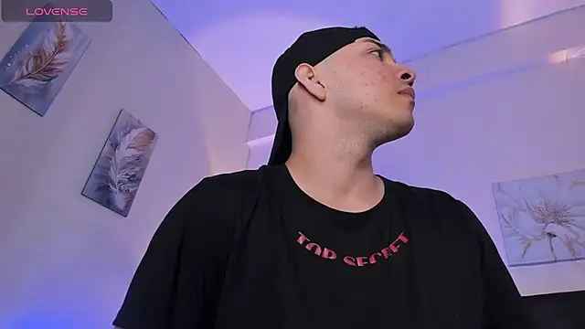 Snapshot of JUANDIAMONDS98 chatting on 09-11-25, 12:27 JUANDIAMONDS98 online show from 09-11-25, 12:27