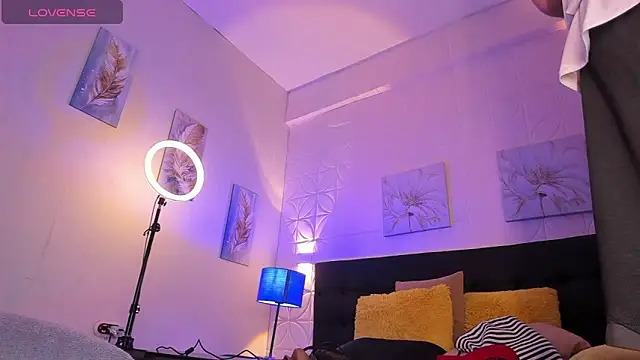 Snapshot of JUANDIAMONDS98 chatting on 09-29-25, 01:49 JUANDIAMONDS98 online show from 09-29-25, 01:49