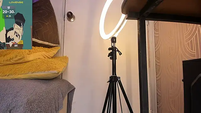 Snapshot of JUANDIAMONDS98 chatting on 10-06-25, 02:14 JUANDIAMONDS98 online show from 10-06-25, 02:14