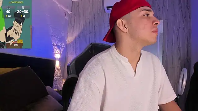 Snapshot of JUANDIAMONDS98 chatting on 10-12-25, 12:59 JUANDIAMONDS98 online show from 10-12-25, 12:59