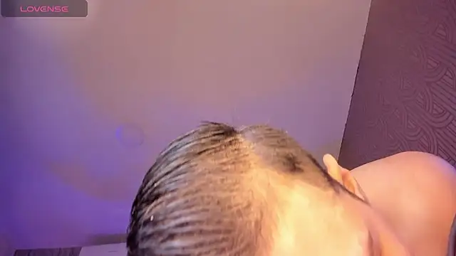 Snapshot of JUANDIAMONDS98 chatting on 10-20-25, 01:33 JUANDIAMONDS98 online show from 10-20-25, 01:33