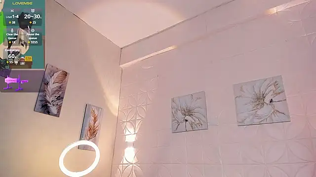 Snapshot of JUANDIAMONDS98 chatting on 11-18-25, 02:43 JUANDIAMONDS98 online show from 11-18-25, 02:43