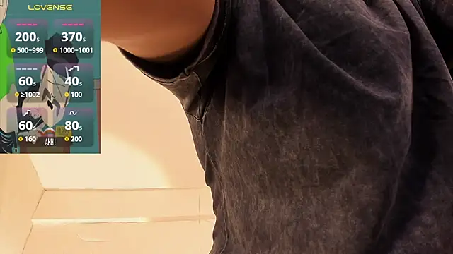 Snapshot of JUANDIAMONDS98 chatting on 11-28-25, 01:36 JUANDIAMONDS98 online show from 11-28-25, 01:36