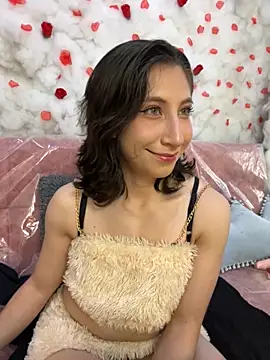 Snapshot of SkarletJhonson_ chatting on 10-24-25, 08:33 SkarletJhonson online show from 10-24-25, 08:33