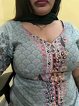 Snapshot of lovely_zara chatting on 12-11-24, 08:26 lovely zara online show from 12-11-24, 08:26